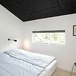6 Person In Strandby-by Traum * Strandby