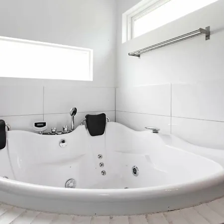 Prázdninový dům 6 Person In Strandby-by Traum *