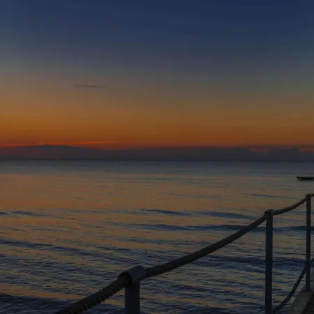 6 Person In Strandby-by Traum * Strandby