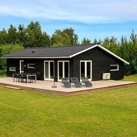 Iii Holiday home Strandby